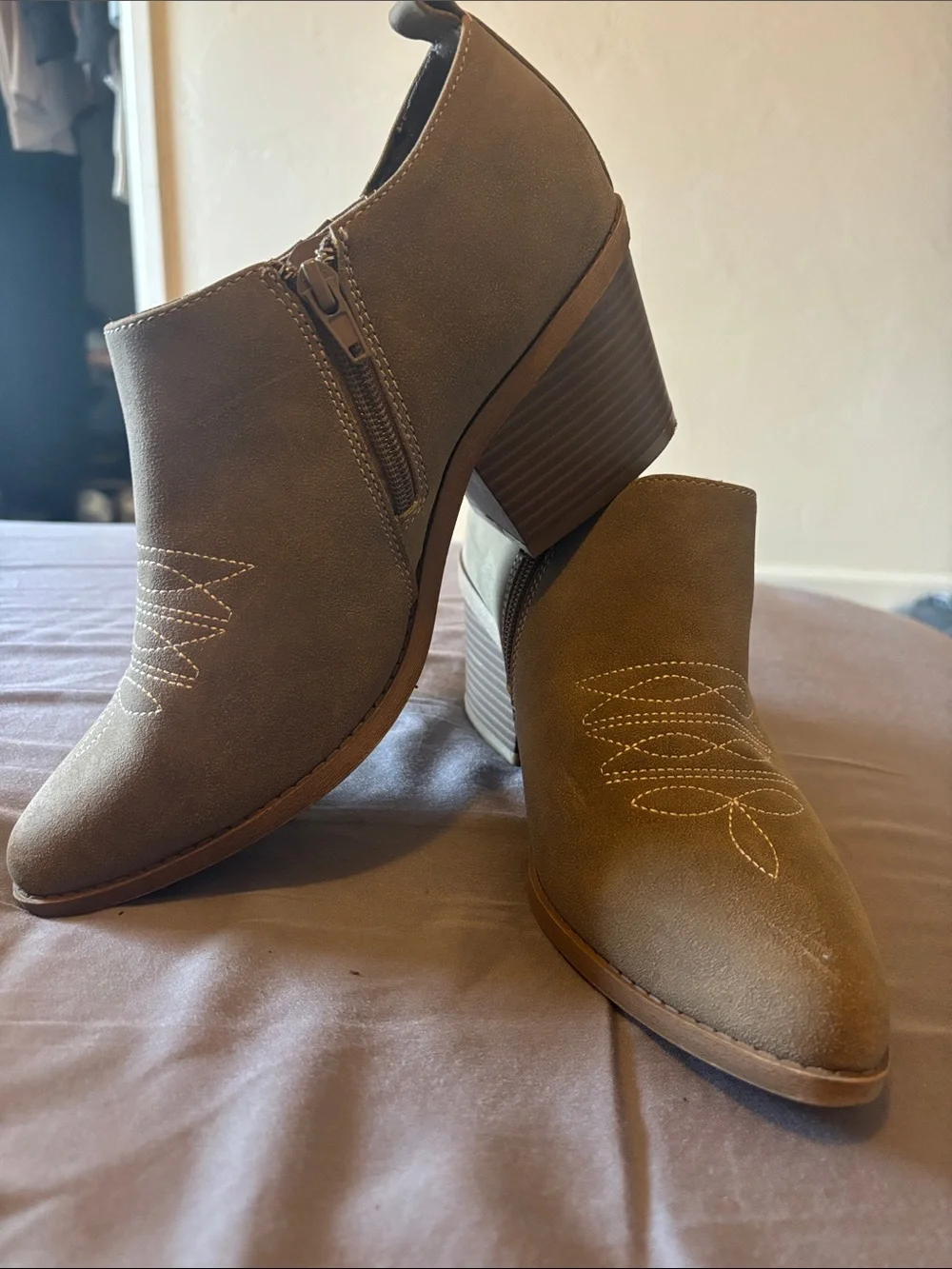 Jellypop western cowboy ankle boot zip beige taupe women’s 8.5